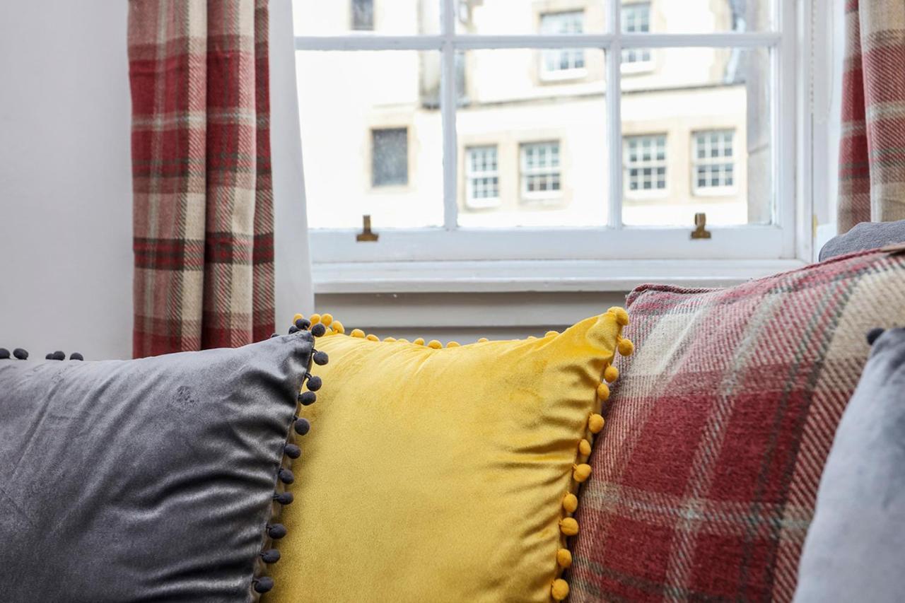 Joivy 1 Bed Flat, Heart Of Grassmarket Edimburgo Exterior foto